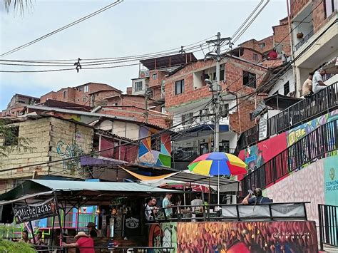 Comuna 13 Graffiti Tour with Street Food 2024.